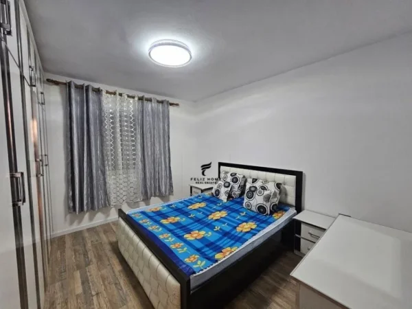 Tirane, jepet me qera apartament 2+1 Kati 5, 65 m² 500 € (VASIL SHANTO)