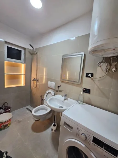 Tirane, jepet me qera apartament 2+1 Kati 5, 65 m² 500 € (VASIL SHANTO)