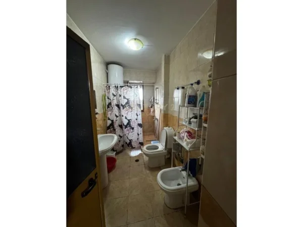 Tirane, shitet apartament 3+1+Ballkon Kati 6, 117 m² 170.000 € 