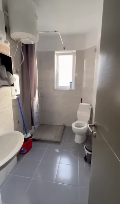 Tirane, jepet me qera apartament 2+1 Kati 3, 60 m² 450 € (LAPRAKE)