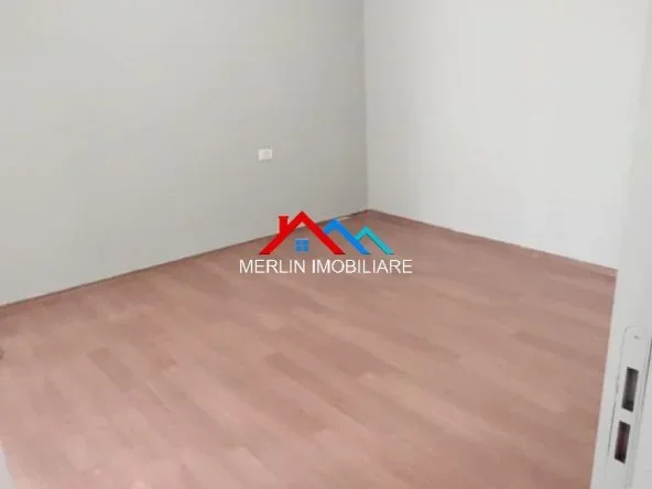 Tirane, jepet me qera apartament 1+1+Ballkon Kati 8, 65 m² 420 € (RRUGA TOM PLEZHA)