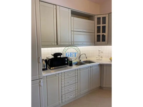 Durres, jepet me qera apartament 1+1 Kati 6, 75 m² 450 € (plazh iliria)