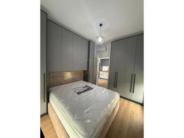 Tirane, jepet me qera apartament 1+1+Ballkon Kati 2, 60 m² 420 € 