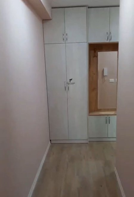 Tirane, jepet me qera apartament 1+1 Kati 3, 64 m² 450 € (XHAMLLIKU)