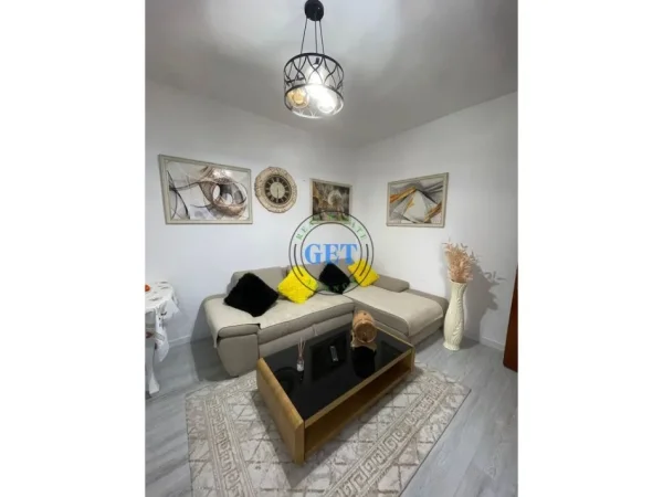 Durres, jepet me qera apartament 1+1+Ballkon Kati 4, 79 m² 400 € 