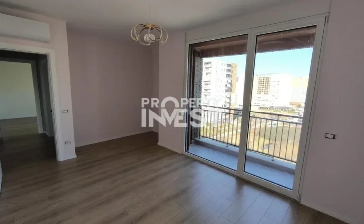 Tirane, jepet me qera apartament 2+1 Kati 5, 100 m² 680 € (Fusha e aviacionit)