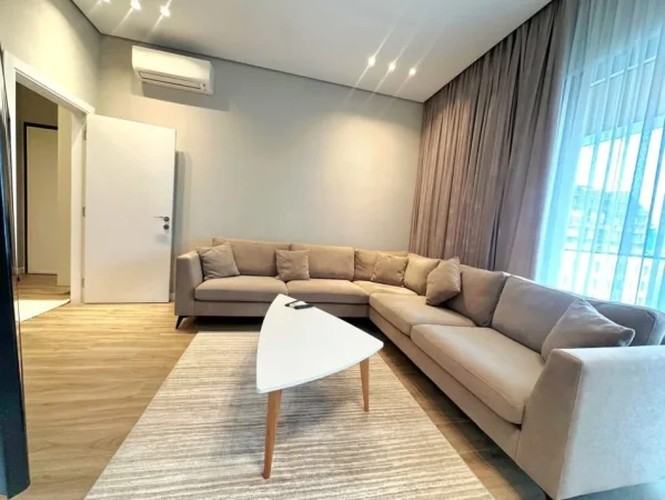Tirane, jepet me qera apartament 2+1 , 1.100 € 