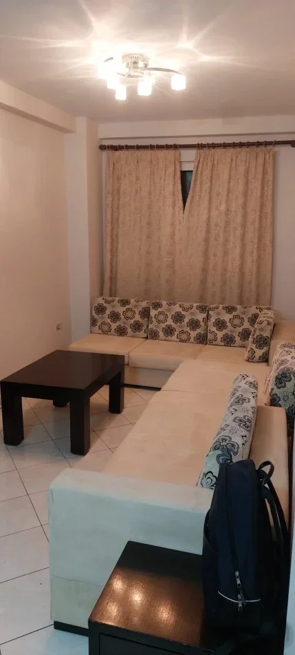 Tirane, jepet me qera apartament 1+1+Ballkon Kati 2, 70 m² 300 € (Misto Mame)