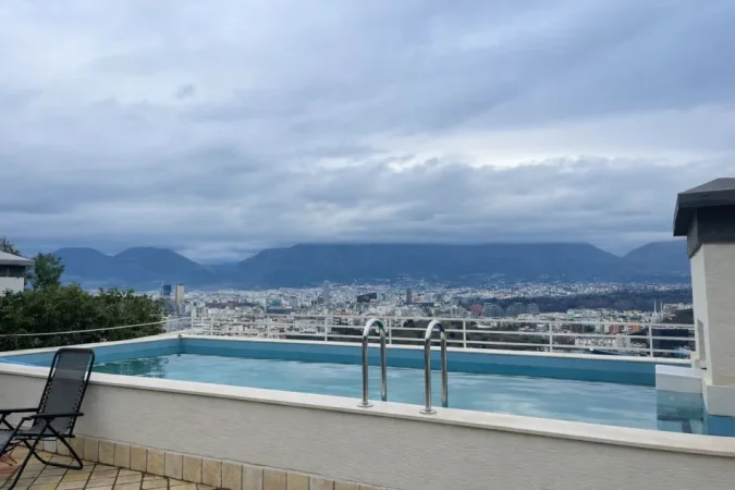 Tirane, jepet me qera Vile 4+1+Ballkon , 324 m² 2.000 € (Kodra e Diellit 2)