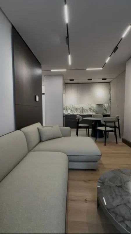 Tirane, jepet me qera apartament 1+1 Kati 13, 1.200 € (Golden Tower)