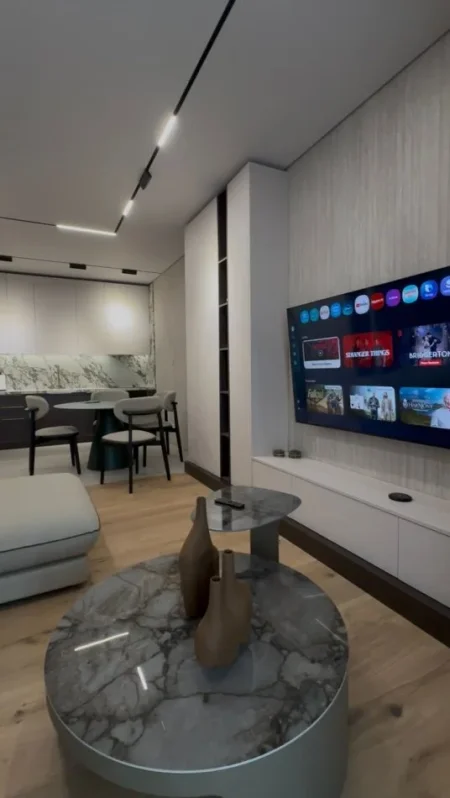 Tirane, jepet me qera apartament 1+1 Kati 13, 1.200 € (Golden Tower)