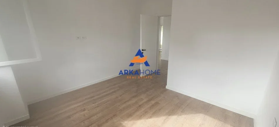 Tirane, shitet apartament 3+1+Ballkon Kati 2, 135 m² 339.000 € 