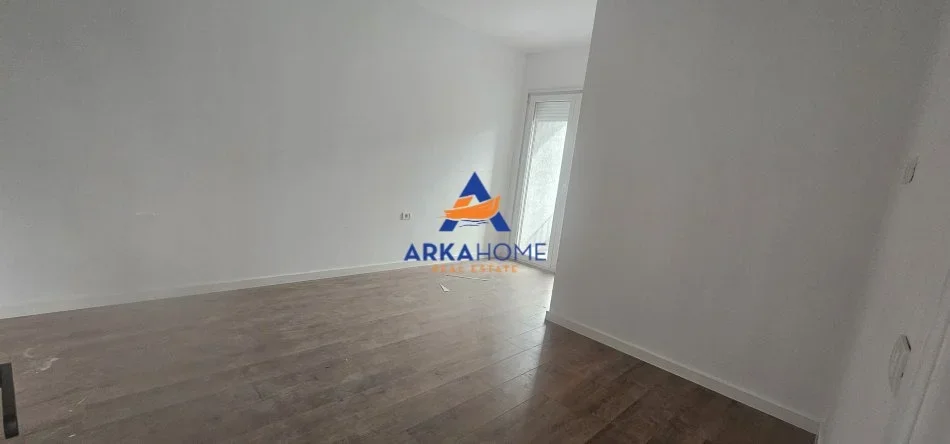 Tirane, shitet apartament 3+1+Ballkon Kati 2, 135 m² 339.000 € 