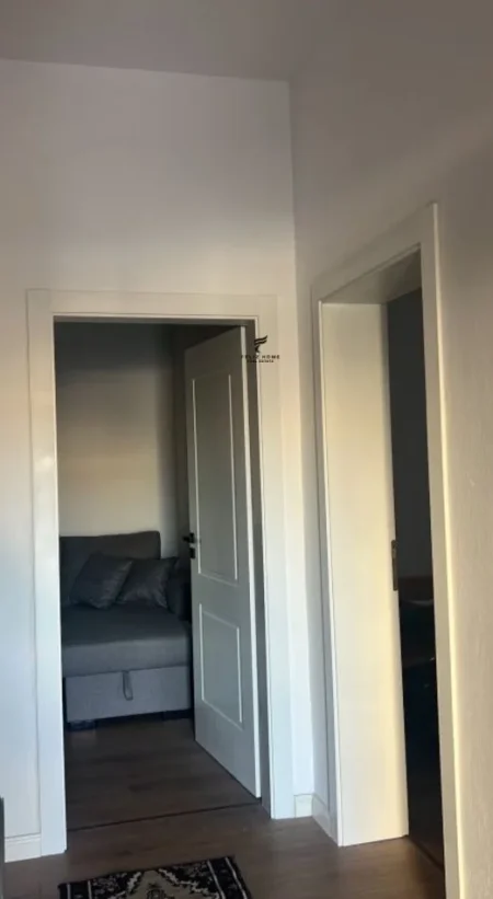 Tirane, jepet me qera apartament 1+1 Kati 1, 70 m² 400 € (JORDAN MISJA)
