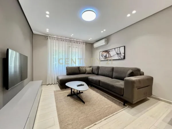 Tirane, shes apartament 2+1 Kati 2, 75 m² (Qender)