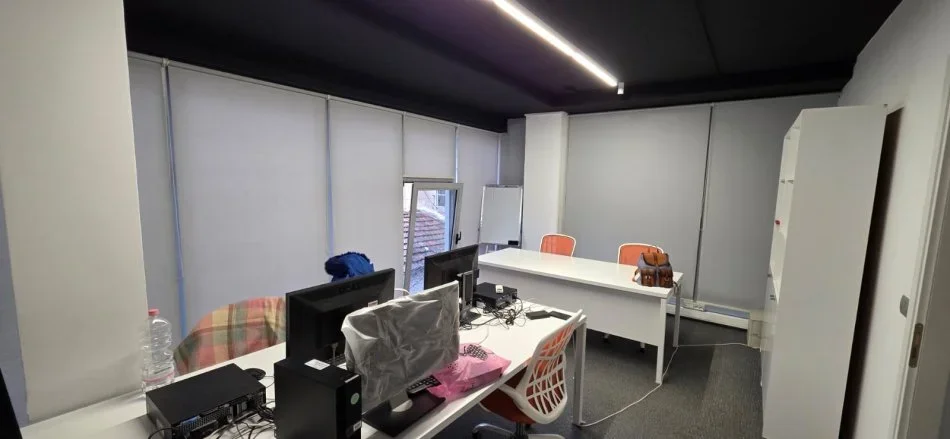 Tirane, jepet me qera zyre Kati 2, 72 m² 1.100 € (Pazari i ri)