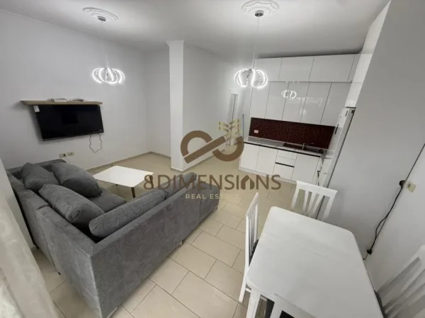 Tirane, jepet me qera apartament 1+1+Ballkon Kati 4, 80 m² 800 € (myslym shyr)