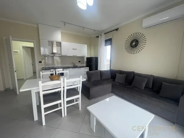 Tirane, jepet me qera apartament 1+1 Kati 7, 50 m² 500 € (Spitali Amerikan 2)