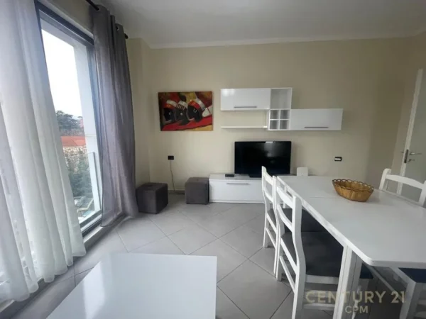 Tirane, jepet me qera apartament 1+1 Kati 7, 50 m² 500 € (Spitali Amerikan 2)