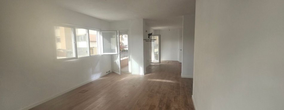 Tirane, shitet apartament 3+1 Kati 2, 135 m² 339.000 € (PAZARI I RI)