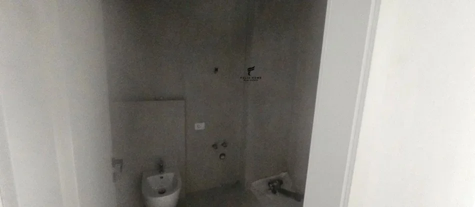 Tirane, shitet apartament 3+1 Kati 2, 135 m² 339.000 € (PAZARI I RI)