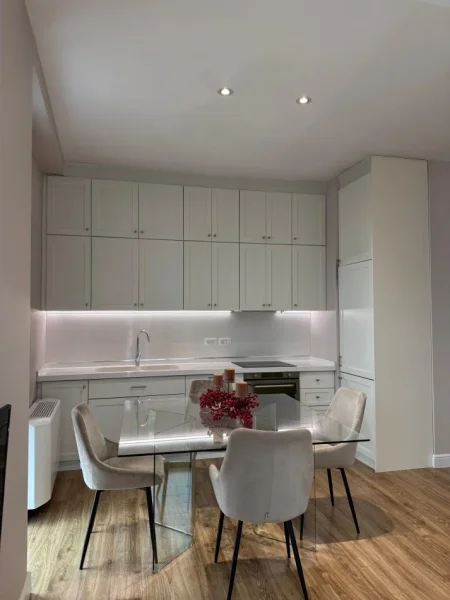 Tirane, jepet me qera apartament 2+1+Ballkon , 110 m² 1.500 € (Park Gate Tirana, Rruga e Elbasanit)