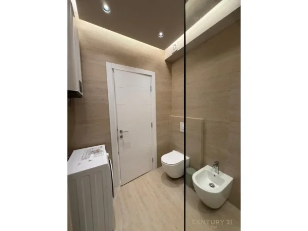 Tirane, jepet me qera apartament 1+1 Kati 7, 60 m² 1.000 € (Liqeni Tiranes)