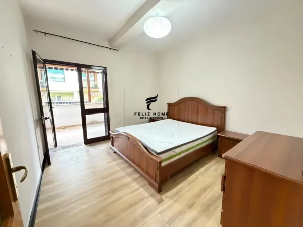 Tirane, jepet me qera apartament 2+1 Kati 1, 80 m² 450 € (SELITE)