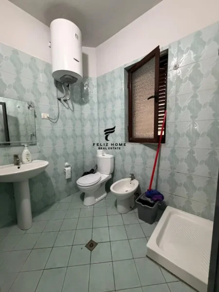 Tirane, jepet me qera apartament 2+1 Kati 1, 80 m² 450 € (SELITE)