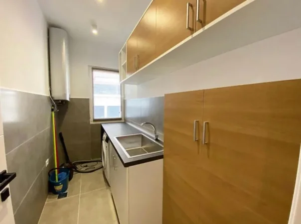 Tirane, jepet me qera apartament 3+1 Kati 3, 130 m² 1.050 € (Kopeshti Zoologjik)