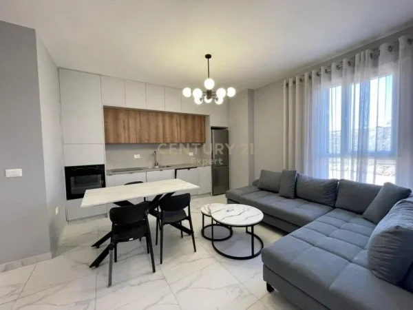 Tirane, jepet me qera apartament 2+1 Kati 2, 89 m² 750 € (Don Bosko)