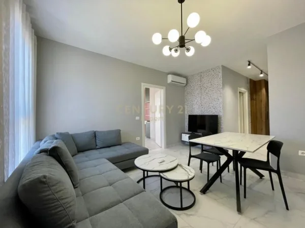 Tirane, jepet me qera apartament 2+1 Kati 2, 89 m² 750 € (Don Bosko)