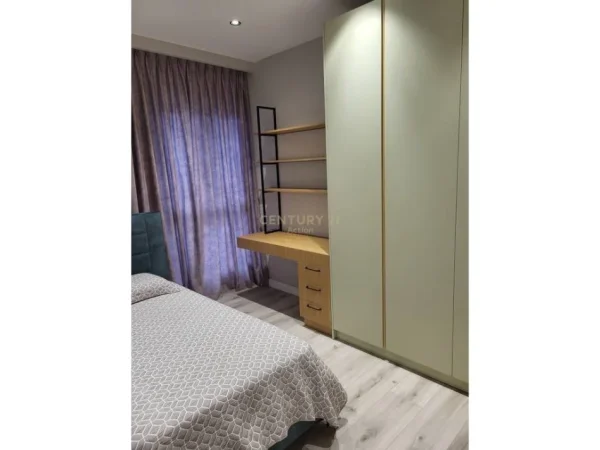 Tirane, jepet me qera apartament 2+1 Kati 4, 120 m² 900 € (Pazari Ri)