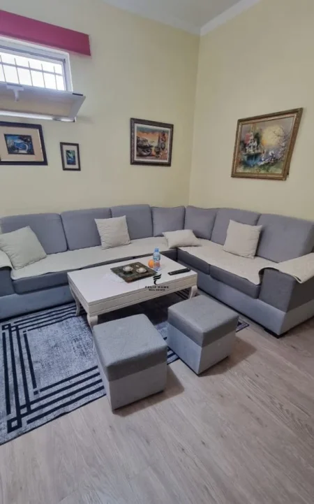 Tirane, jepet me qera apartament 2+1 Kati 2, 85 m² 500 € (21 DHJETORI)