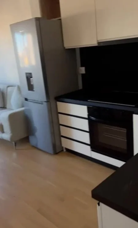 Tirane, jepet me qera apartament 1+1 Kati 4, 74 m² 800 € (Panorama)