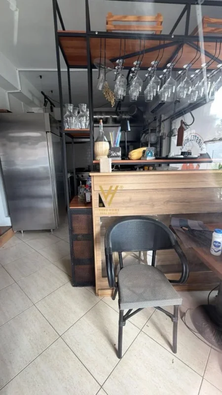 Tirane, shitet Biznesi bar-resorant Kati 0, 60 m² (21 DHJETORI)