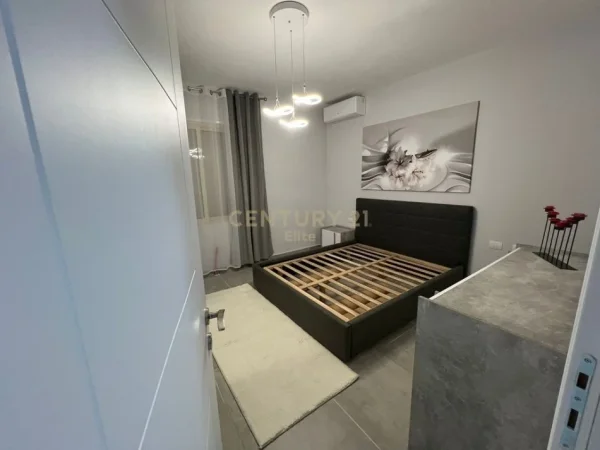 Tirane, jepet me qera apartament Kati 4, 71 m² 630 € (Liqeni Thate)