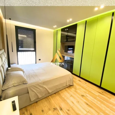 Tirane, jepet me qera apartament 2+1+Ballkon Kati 9, 110 m² 1.300 € (Liman kaba)