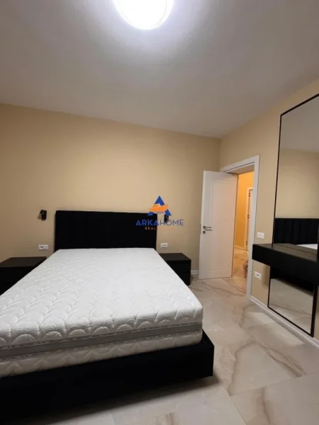 Tirane, jepet me qera apartament 2+1 Kati 0, 145 m² 1.040 € 