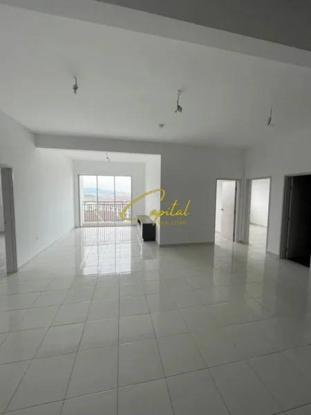 Tirane, jepet me qera ambjent biznesi Kati 3, 120 m² 700 € (ASTIR)