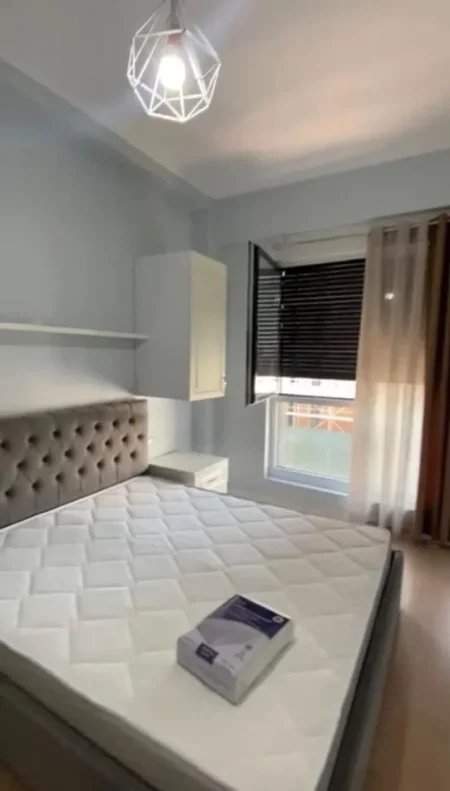 Tirane, jepet me qera apartament 1+1+Ballkon Kati 6, 65 m² 550 € 