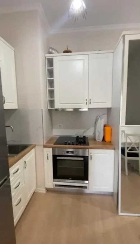 Tirane, jepet me qera apartament 1+1+Ballkon Kati 6, 65 m² 550 € 