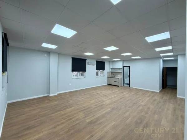 Tirane, jepet me qera zyre Kati 1, 89 m² 1.100 € (Toptanit)