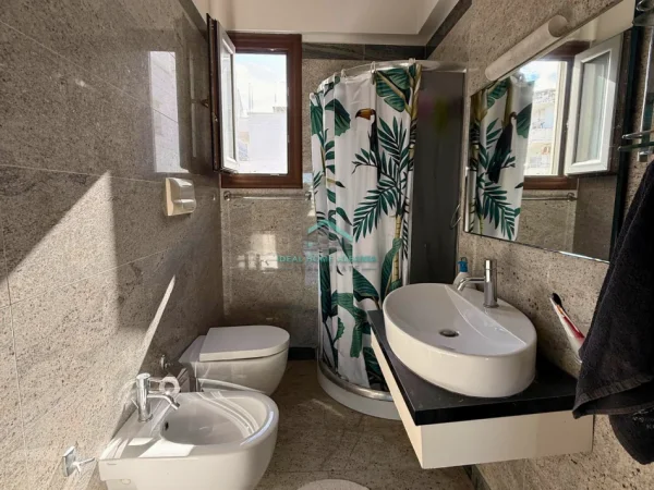 Vlore, shitet apartament 5+1 Kati 5, 120 m² 270.000 € (VLORE)