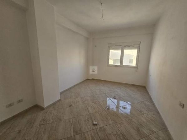 Durres, shitet apartament 2+1+BLK Kati 5, 84 m² 86.000 Euro (Prane Palace Plazh)