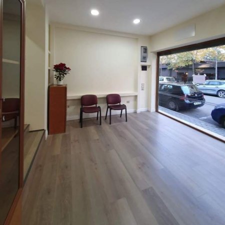 Tirane, jepet me qera zyre Kati 0, 20 m² 400 Euro (Rruga Milan Shuflaj)