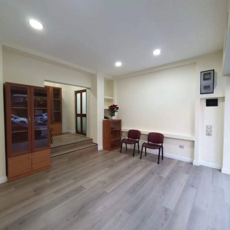 Tirane, jepet me qera zyre Kati 0, 20 m² 400 Euro (Rruga Milan Shuflaj)