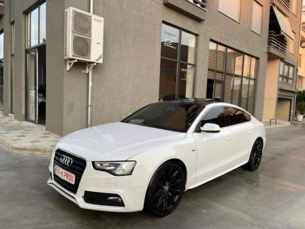 Tirane, shitet makine Audi A5 Viti 2015,