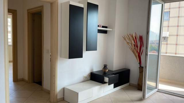 Tirane, jepet me qera apartament 2+1+BLK Kati 6, 100 m² 45.000 Leke (prane bar Artisti)