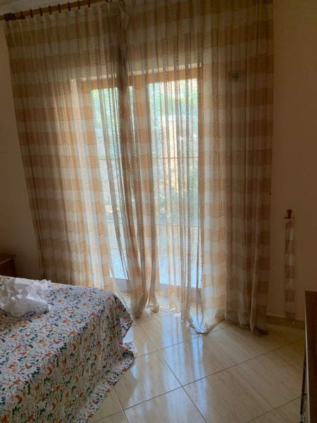 Tirane, jepet me qera Vile 2+1+BLK Kati 2, 600 Euro (prane cinco cavalli)